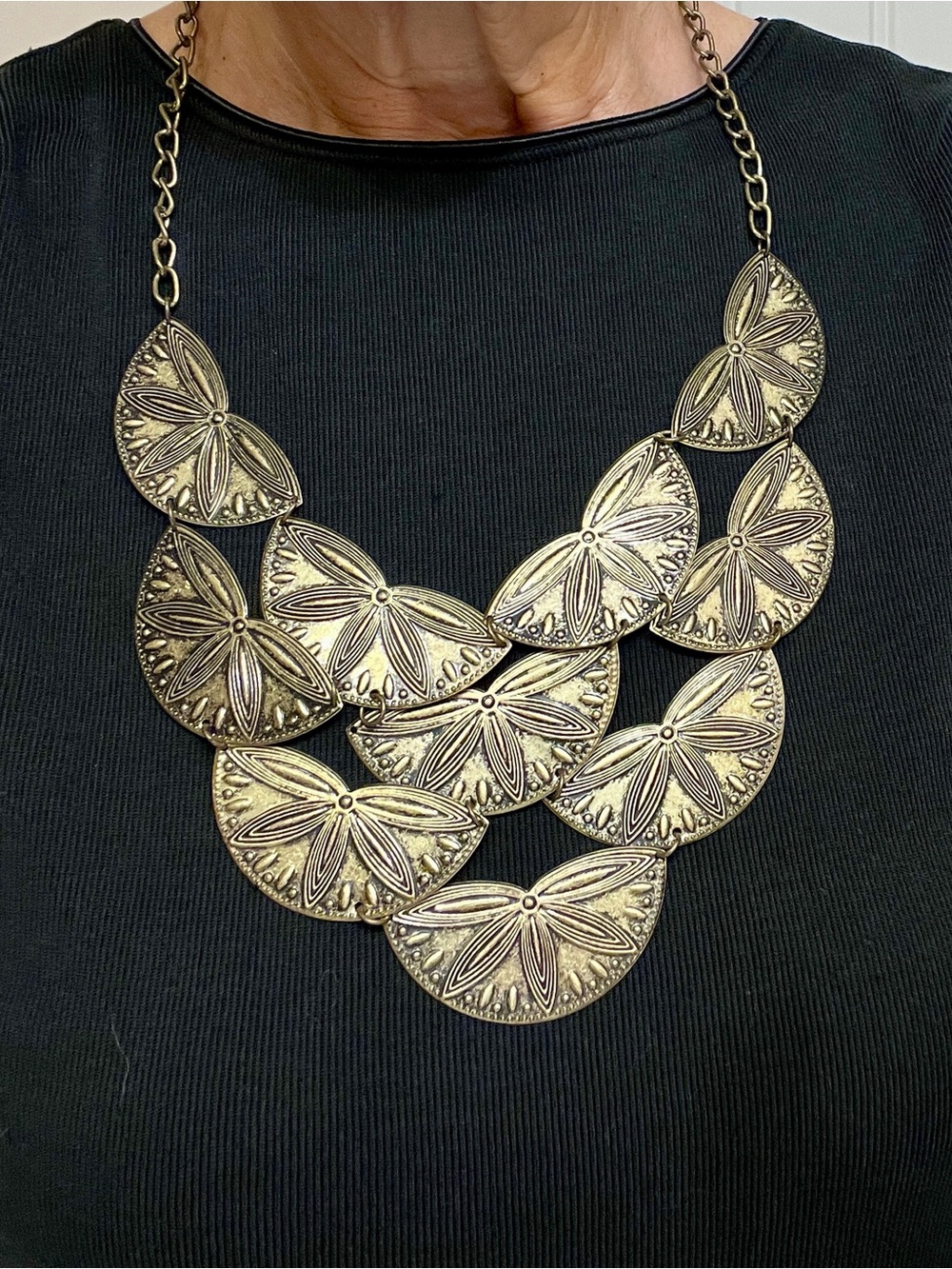 Vintage flower petals hammered metal bib necklace 1930’s one of a kind
